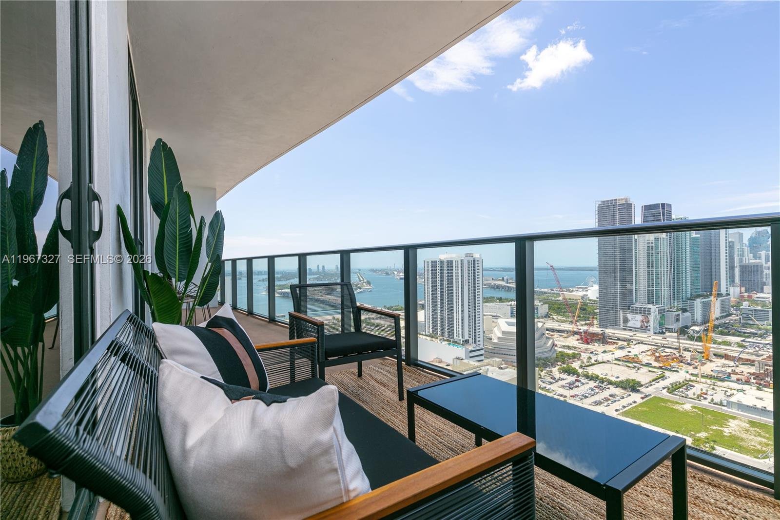 3609 — Canvas Miami