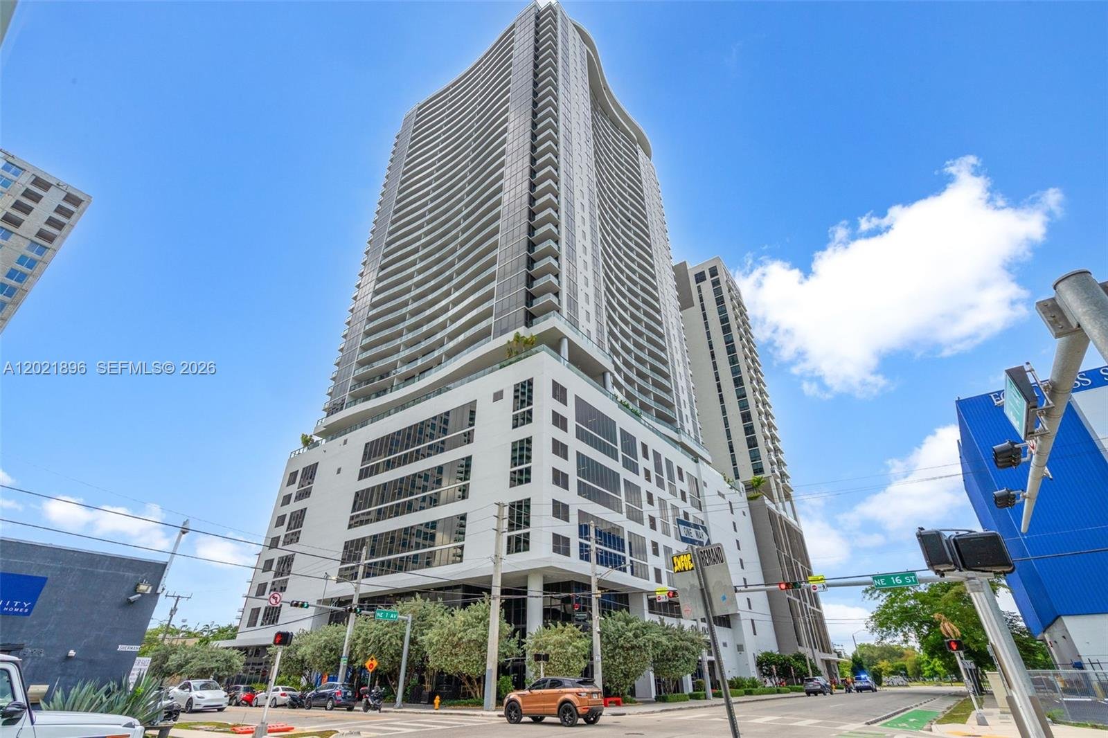 2617 — Canvas Miami