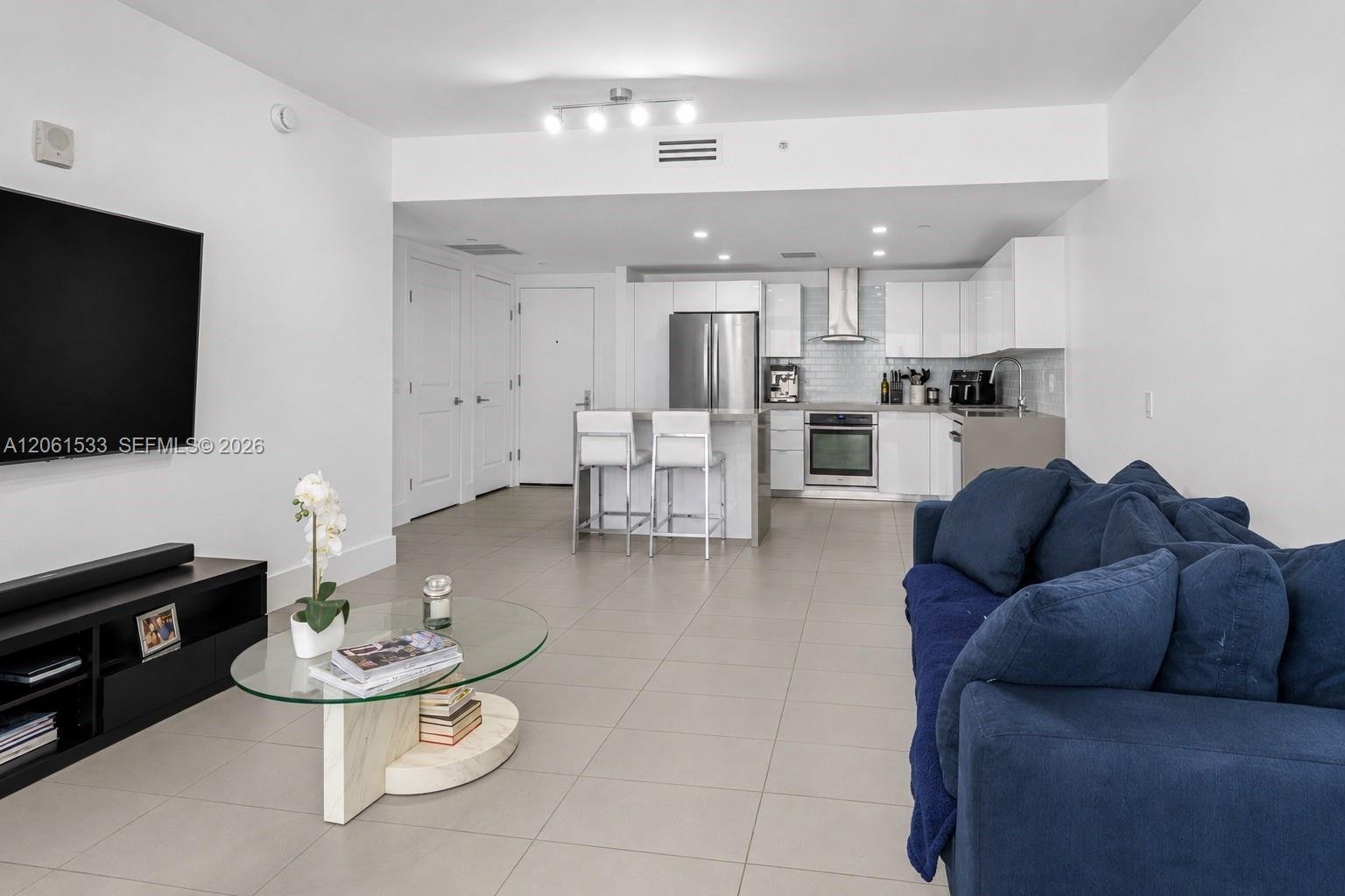 1600 1st Ave #1418 — Canvas Miami