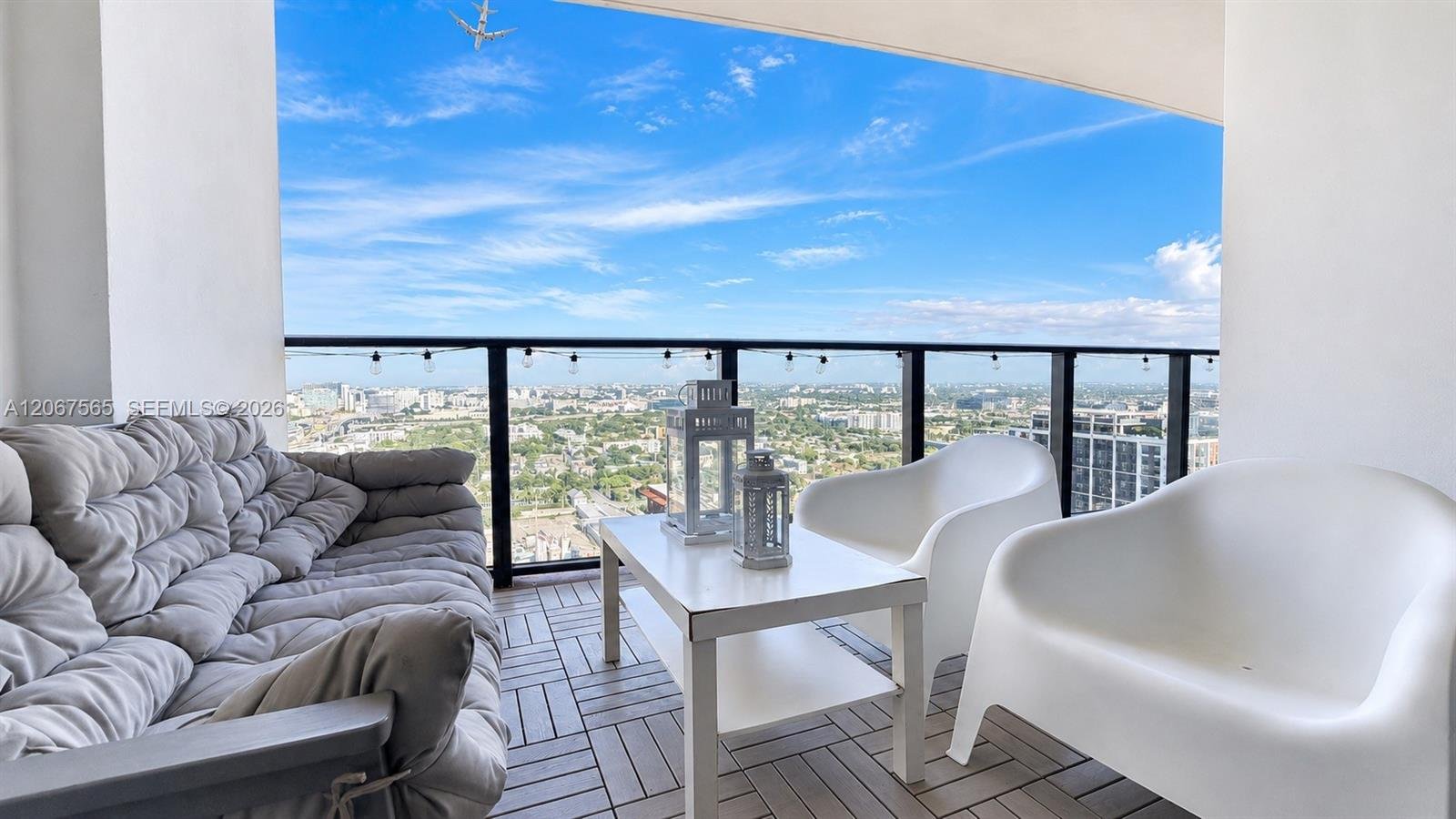 1600 1st Ave #2512 — Canvas Miami