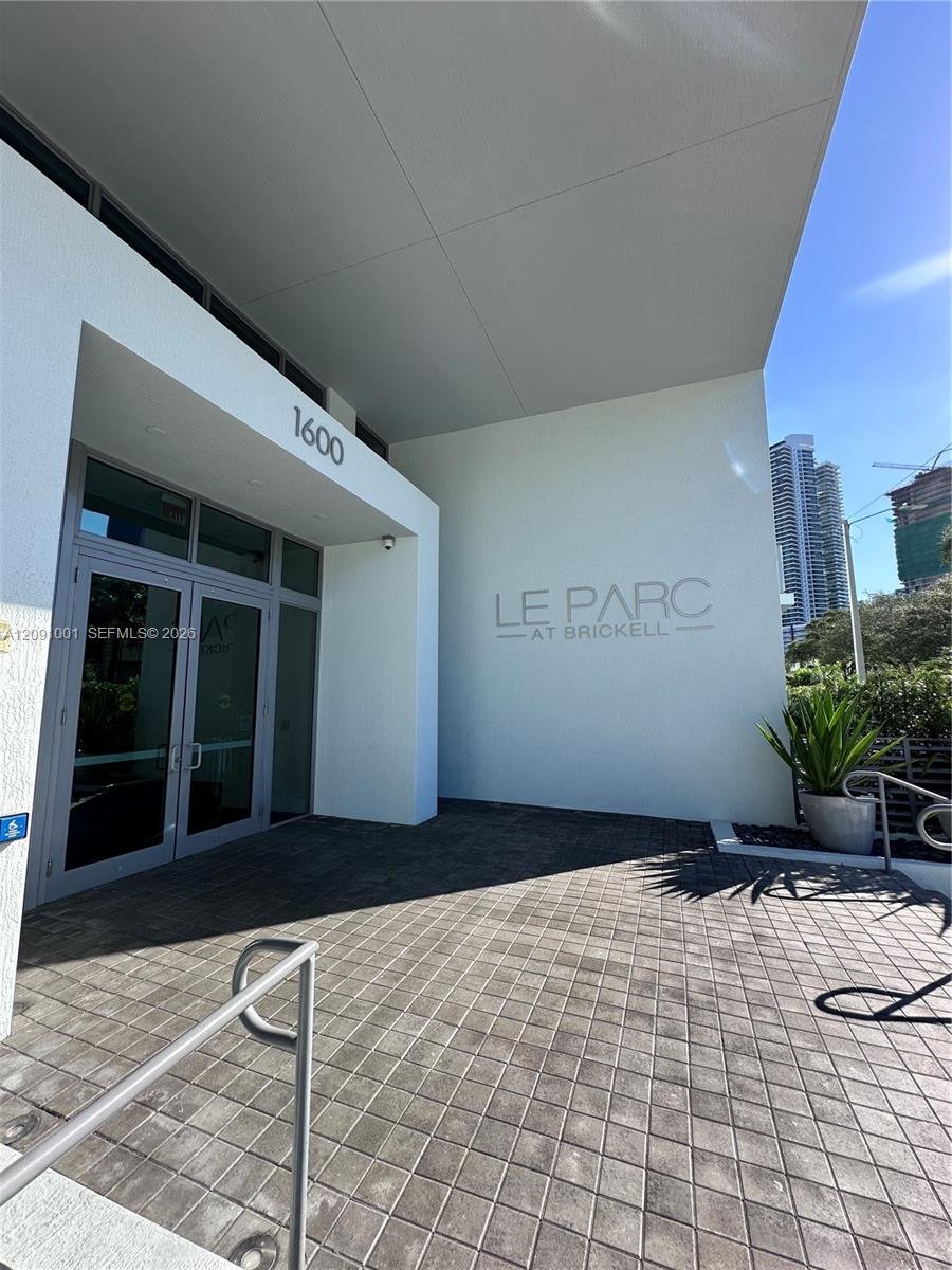 1600 1st Ave #605 — Canvas Miami